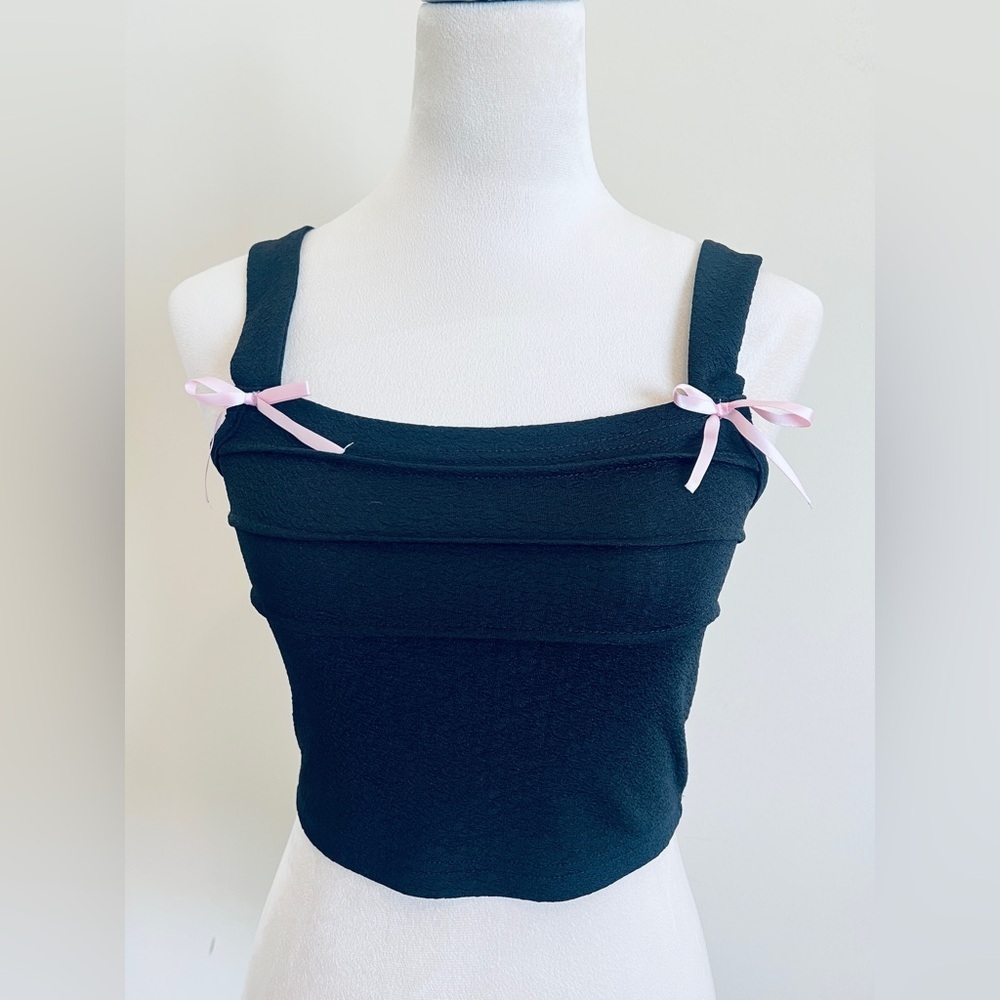 SHEIN NWOT Black Fitted Sleeveless Tank Top with Tie Front